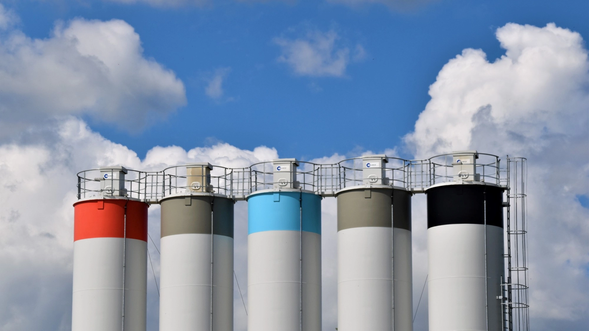 Silos industriales, medición de nivel por radar sin contacto